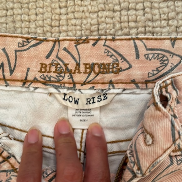 Cute cut off low rise shorts. - Picture 2 of 3